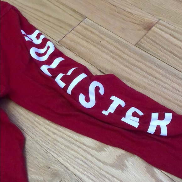 Hollister | Red Graphic T-Shirt - Picture 2 of 4